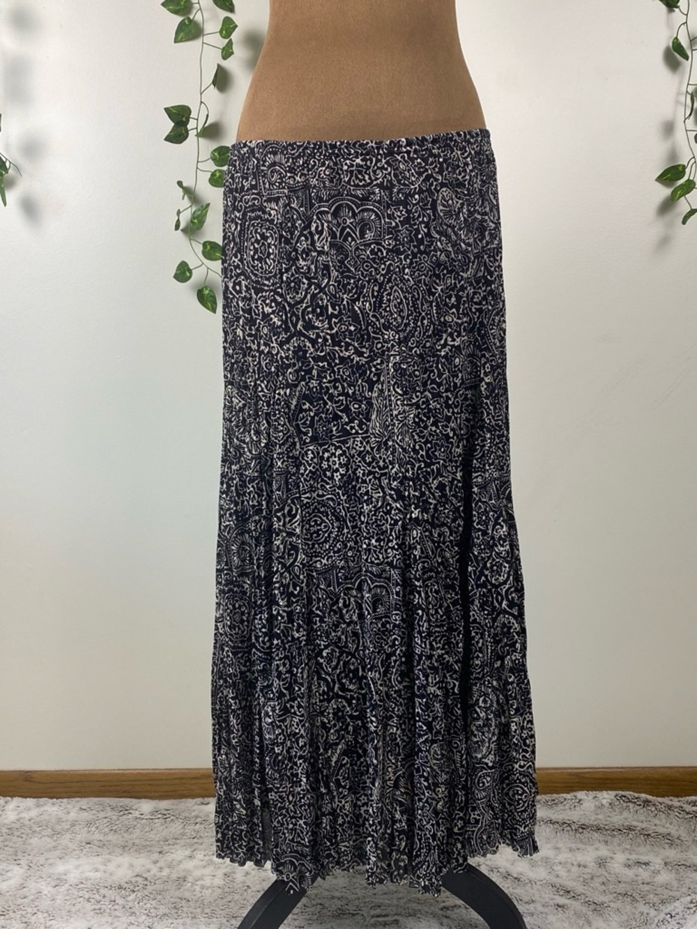 Rafael Black whimsigoth maxi skirt low rise ruched flair flowy gothic floral